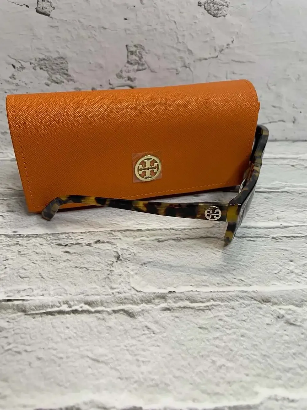Tory Burch Tortoiseshell Cat Eye Sunglasses with Logo Case